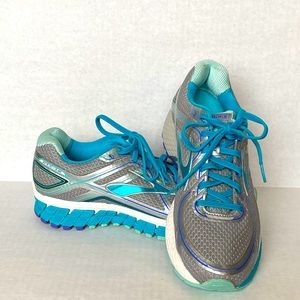 Brooks Like New GTS 16